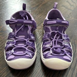 Keen Moxie Sandal (Purple / English lavender) size 11 - Like New!!